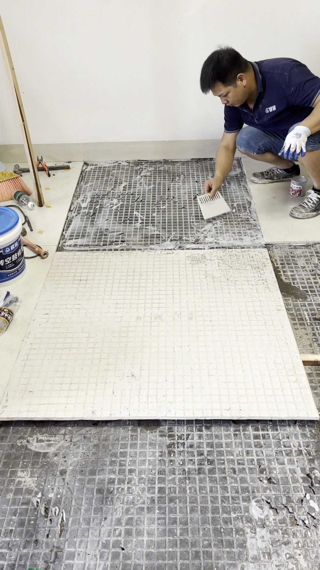 地砖空鼓用胶水可以嘛(地砖空鼓用胶水可以嘛怎么粘)